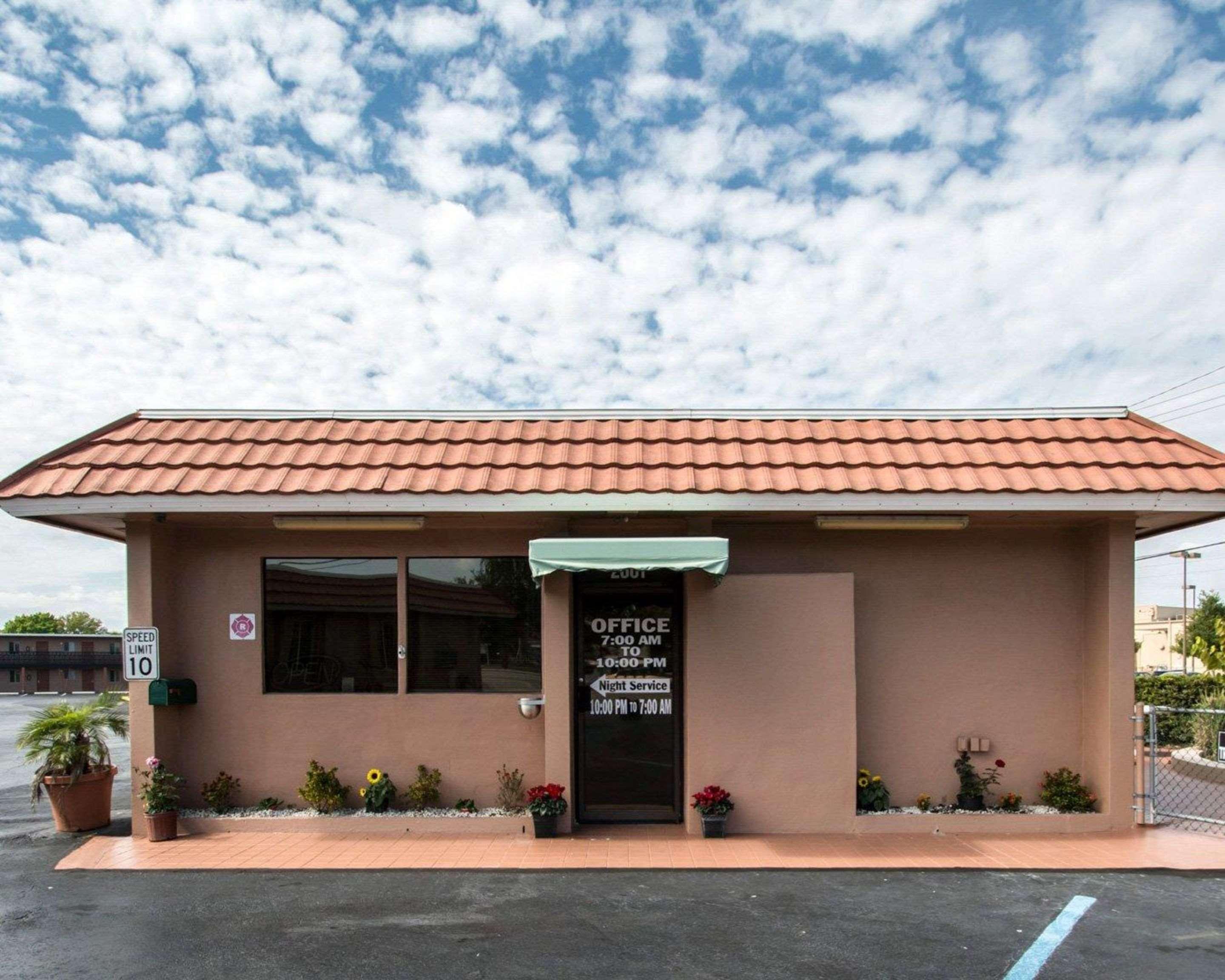 Rodeway Inn Fort Pierce Us Highway 1 Ngoại thất bức ảnh